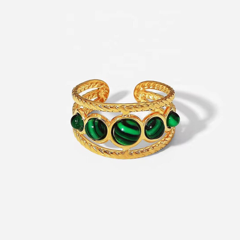 GREEN STONE RING