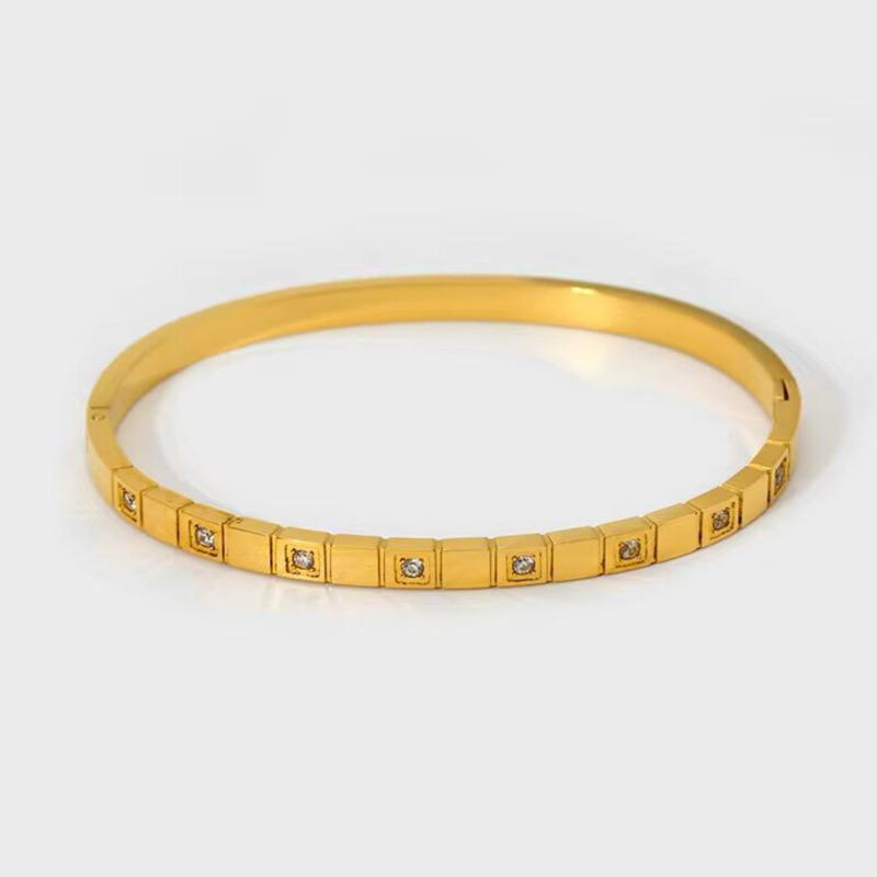 LUXURY DESIGN BANGLE - Image 2