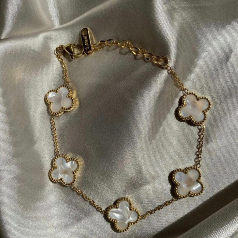 WHITE CLOVER BRACELET - Image 2