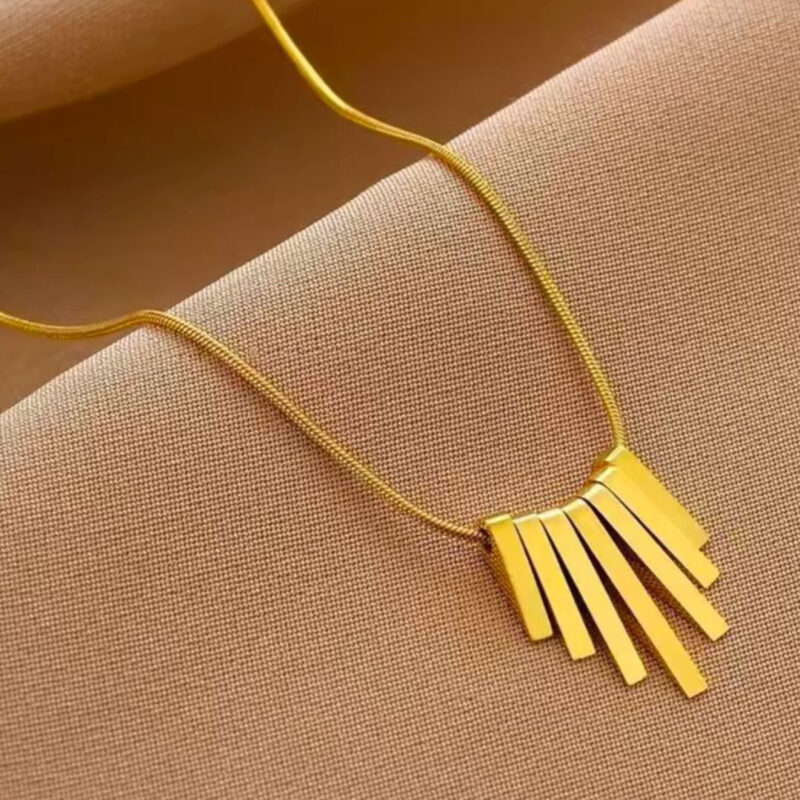 GOLDEN LAYER PENDANT