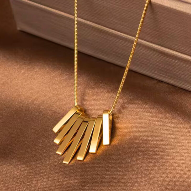 GOLDEN LAYER PENDANT - Image 3