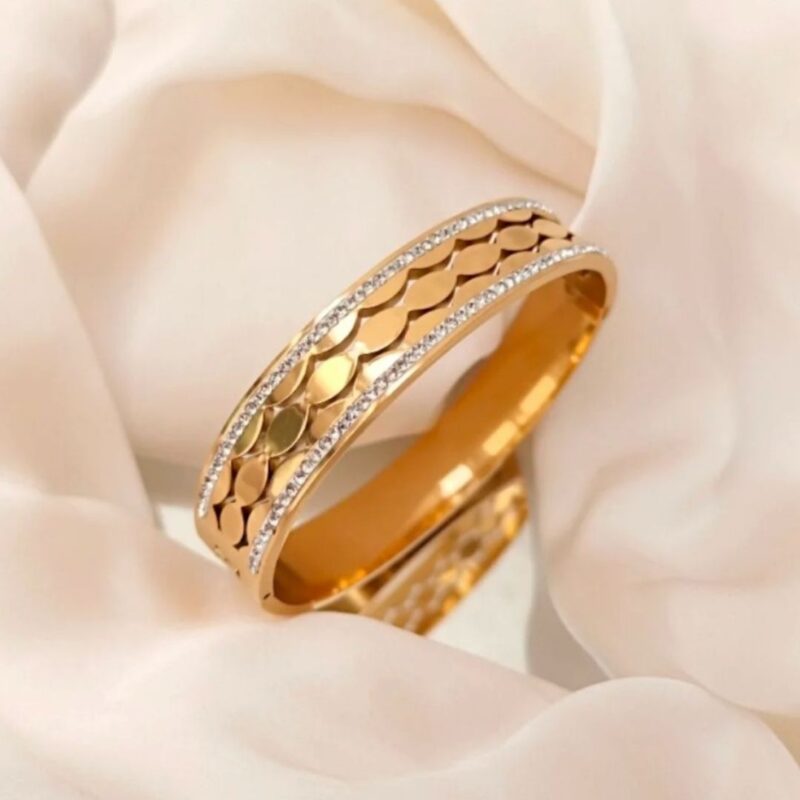 GOLDEN WAVY BANGLE - Image 2