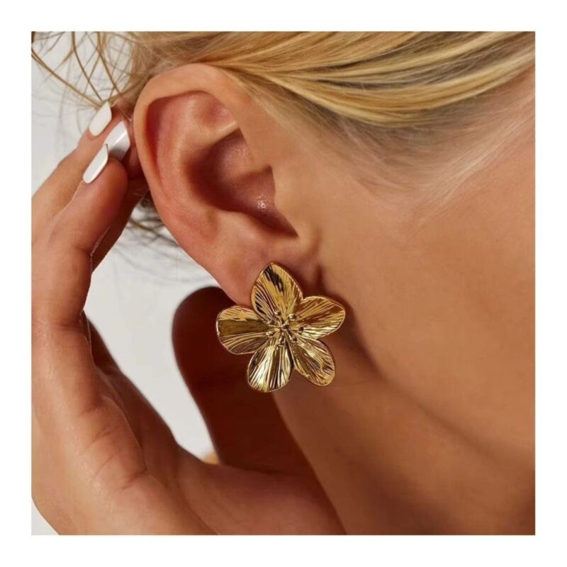 GOLDEN FLOWER STUD - Image 3